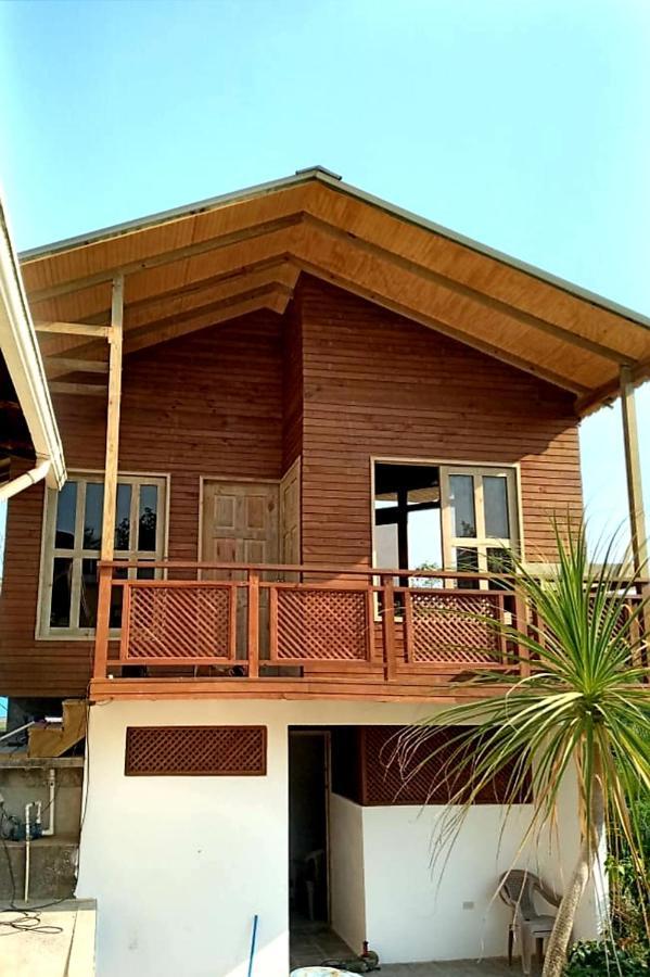 Hostal Blood Moon Rio Dulce Town Exterior foto