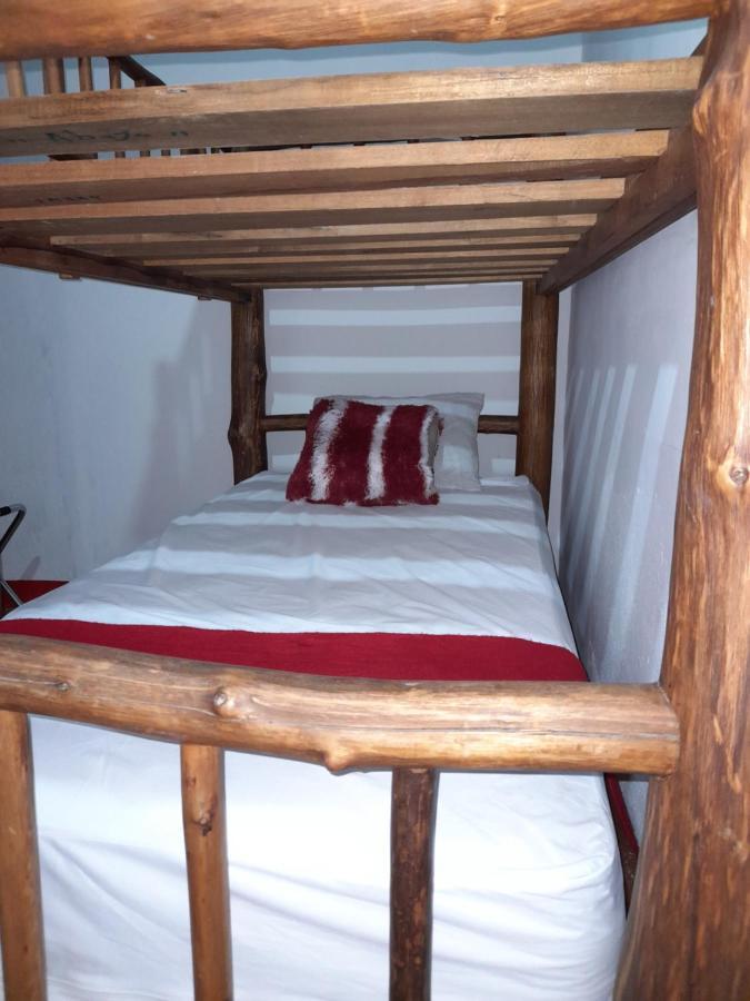 Hostal Blood Moon Rio Dulce Town Exterior foto