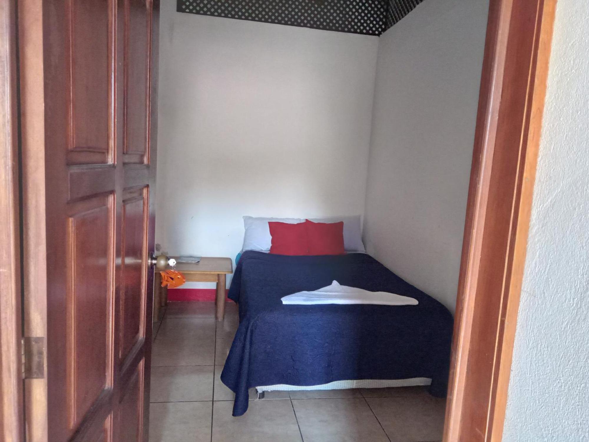 Hostal Blood Moon Rio Dulce Town Exterior foto